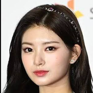 Happy birthday to Yiren in Everglow 