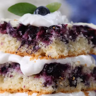 Blueberry Crumble Cheesecake 