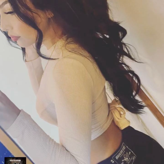 ʟᴏᴠᴇ ᴍᴇ...