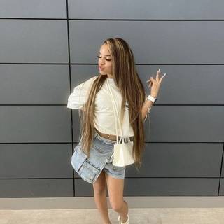 ᴘᴇᴛɪᴛᴇ ʙᴏᴅʏ ᴡ ᴀʜ ᴘʀᴇᴛᴛʏ ғᴀᴄᴇ ♡.