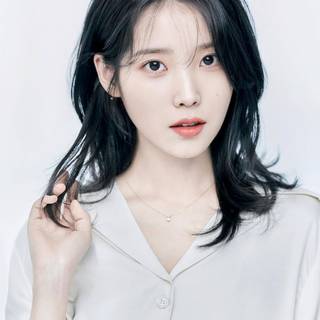 IU