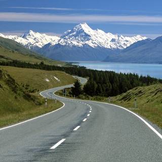Carretera hacia el lago