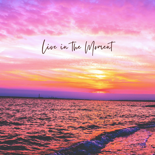 Live in the Moment Wallpaper