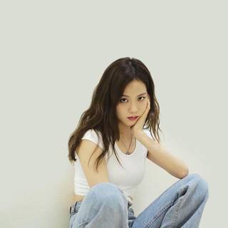 Jisoo cute phone wallapaper#ithitsmilikanearthquke