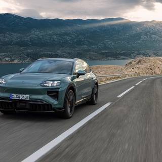 Porsche Cayenne Turbo Electric