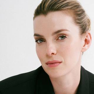 Betty Gilpin