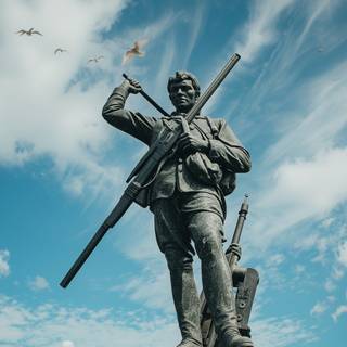 Civil war memorial statue