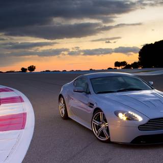 Aston Martin V12 Vantage