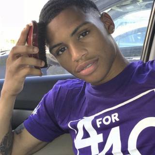 the girl name lvy and he kj thay together he fine right comment yes or no