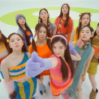 tripleS 'Rising' Wallpaper