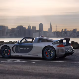 PORSCHE CARRERA GT
