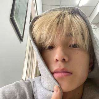 I can't get enough of his face >/////<