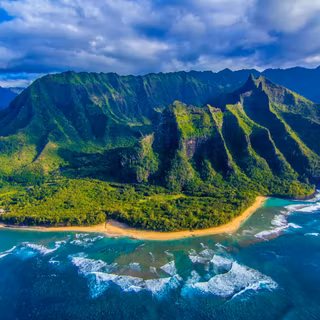 Coaste Na Pali din insula Kaua'i, Hawaii