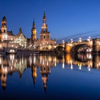Elbe River, historic Old Town Altstadt, Dresden, Saxony, Germany