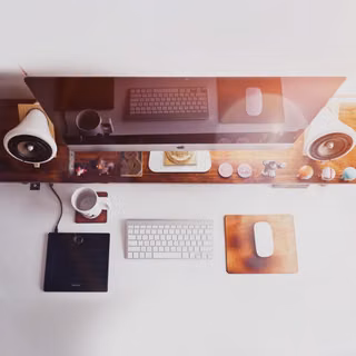 Mac Apple Desk Jeff Sheldon Flare Office iPad Air