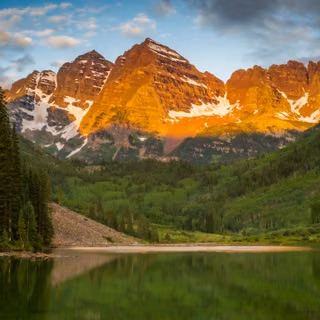 Calm Lake Maroon Bells Peaks Elk Mountains Colorado United States