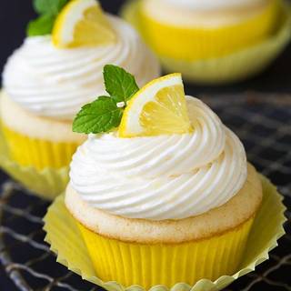 Lemon Cupcakes!!