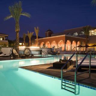 Mansion pool