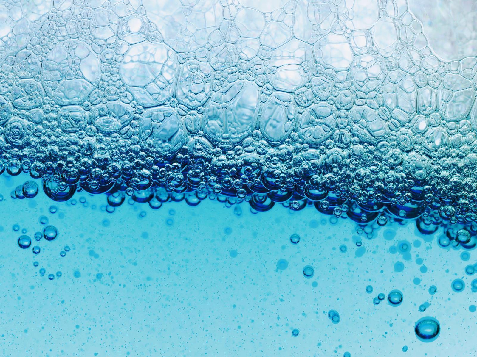 Bubbles Blue Water wallpaper. The Long Goodbye
