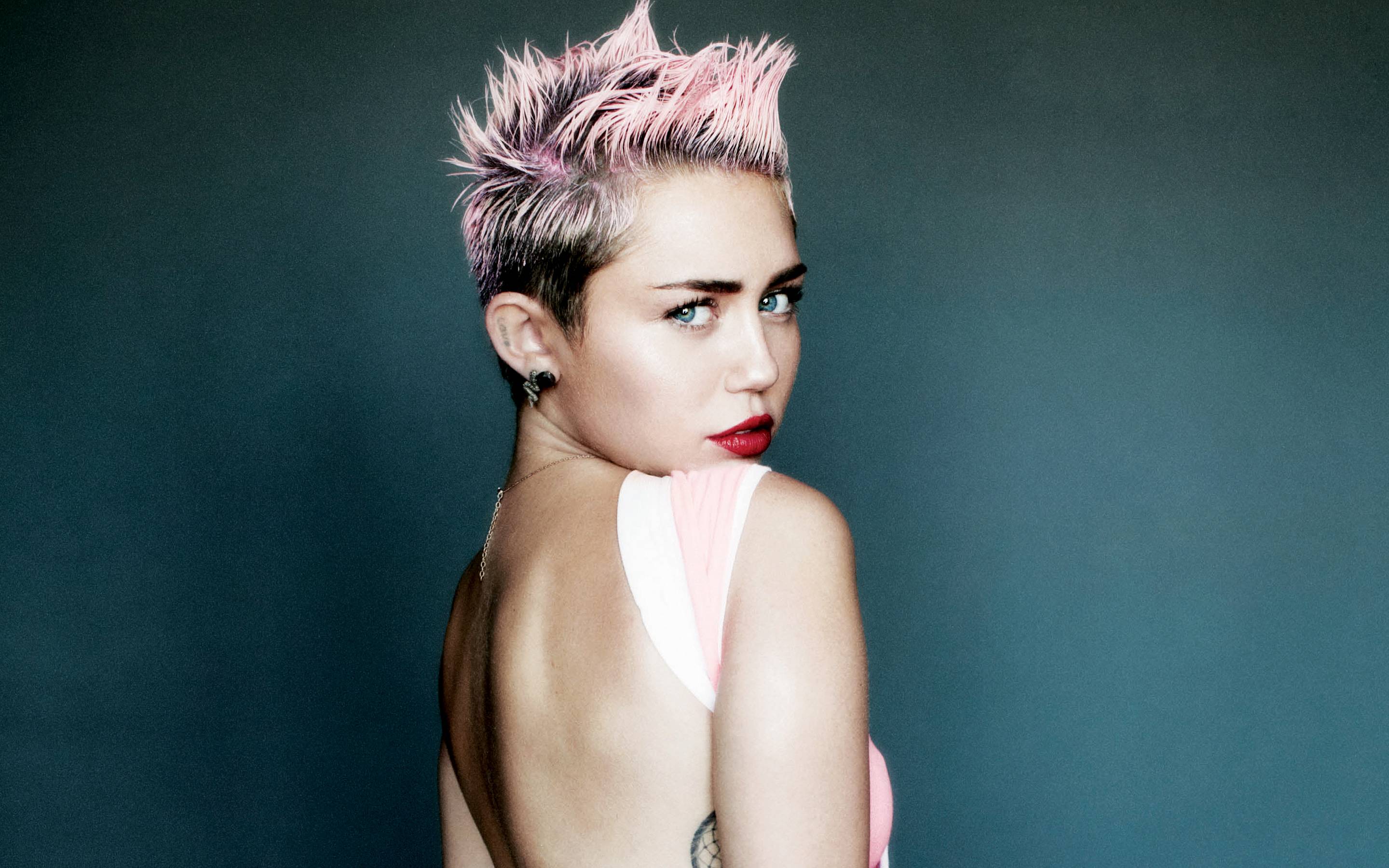Miley Cyrus for V Magazine Wallpaper