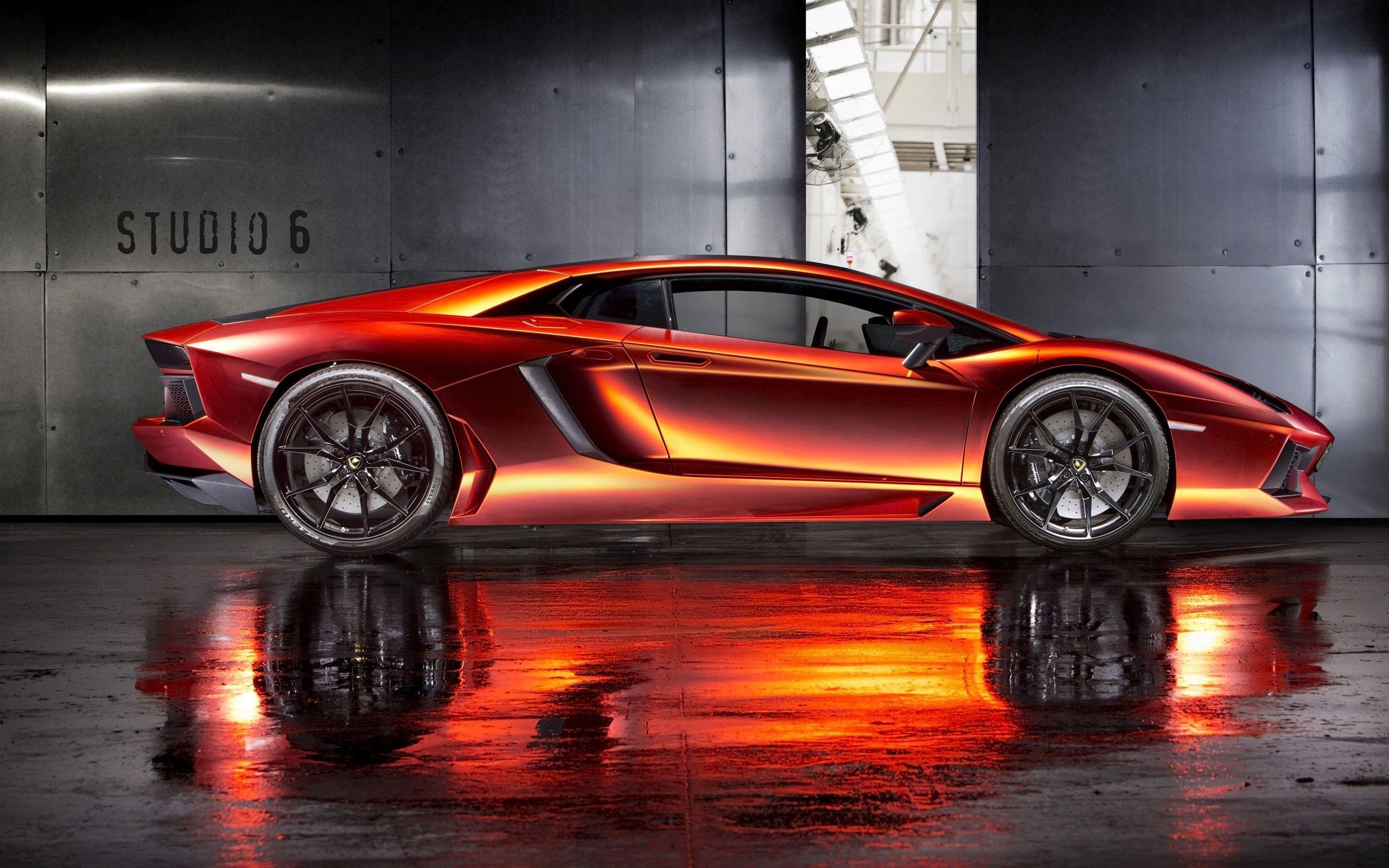 Print Tech Lamborghini Aventador Supercar R Wallpaper