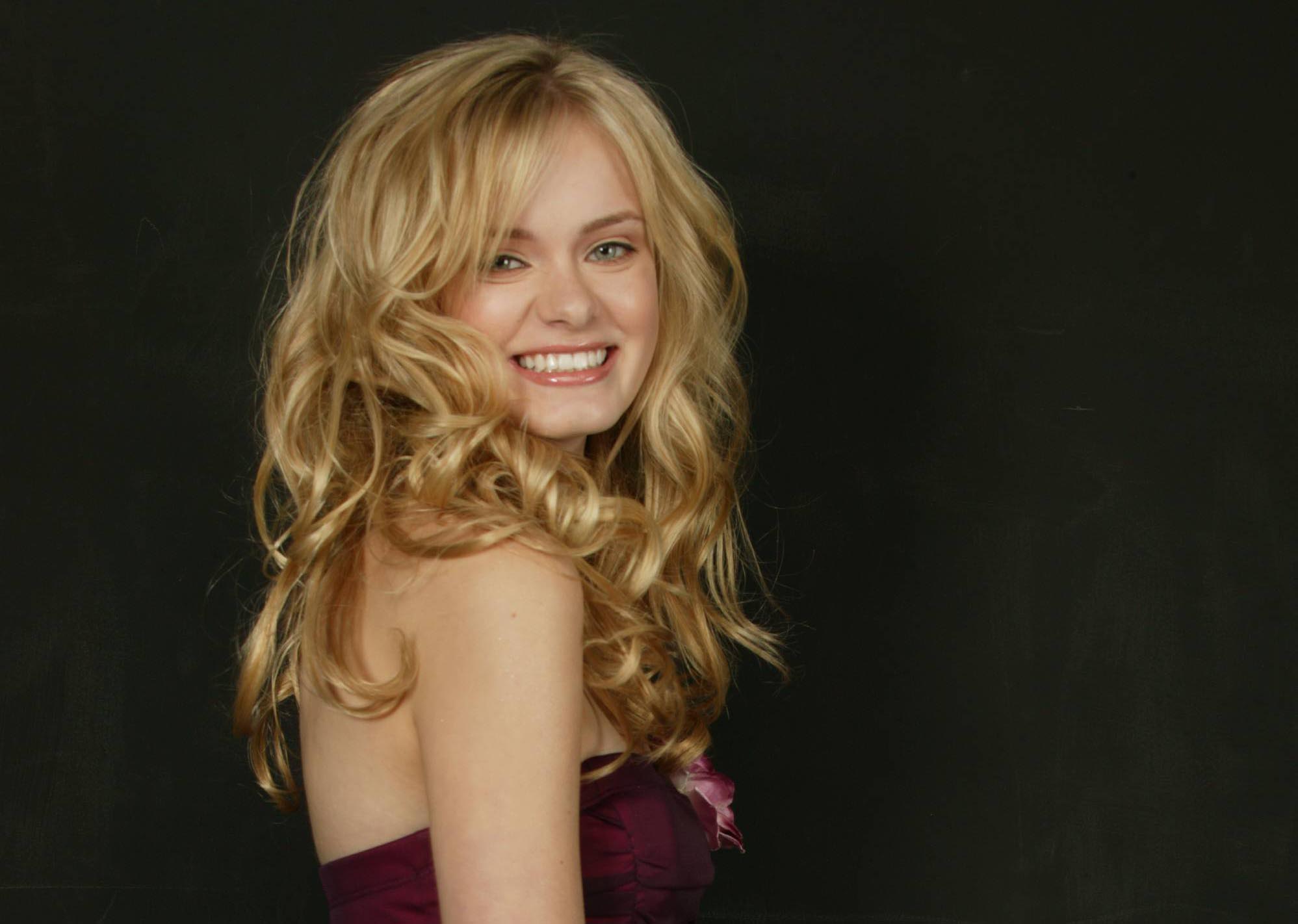 Sara Paxton Wallpapers Wallpaper Cave