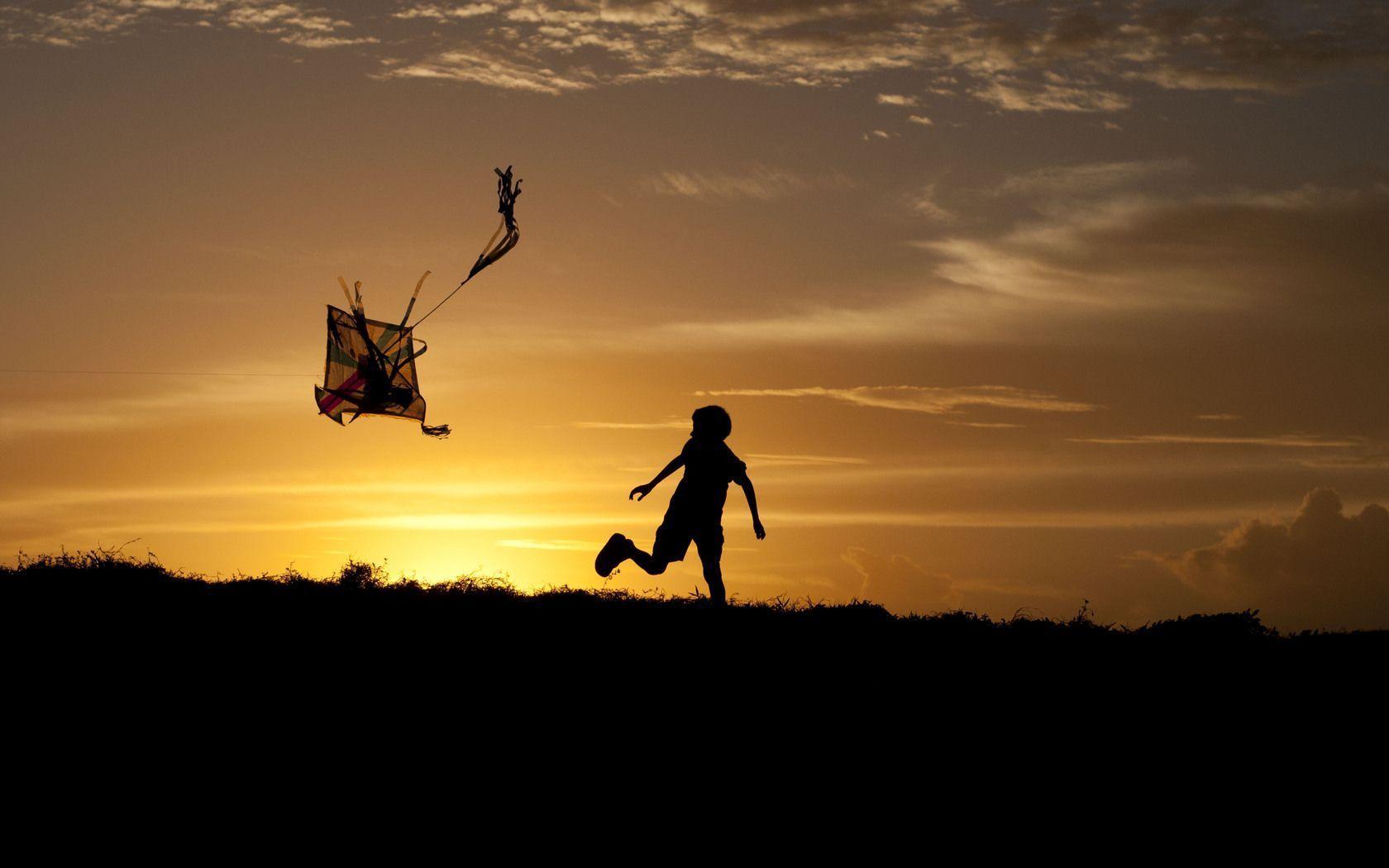 Download wallpaper boy, kite, game, childhood free desktop