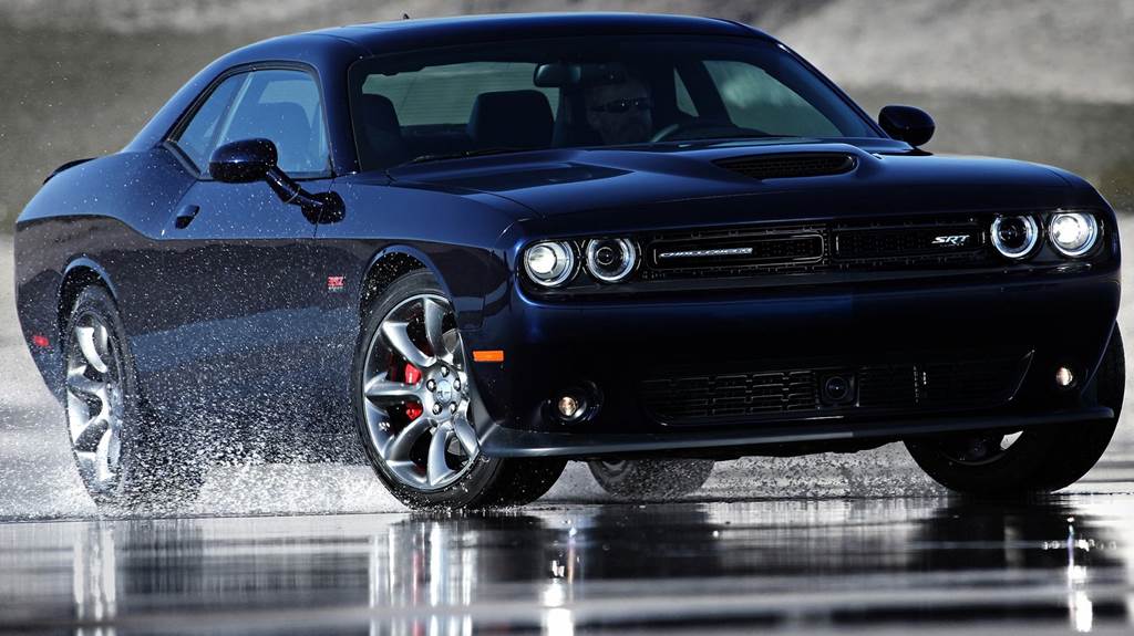 Latest Dodge Challenger SRT Car 2015 Price in Pakistan, Review