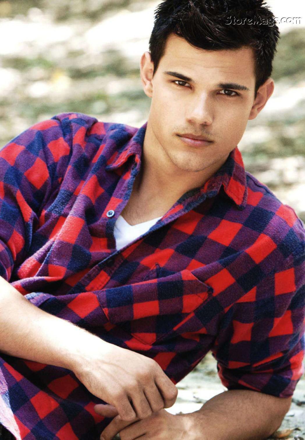 Taylor Lautner Shirt Off Wallpaper