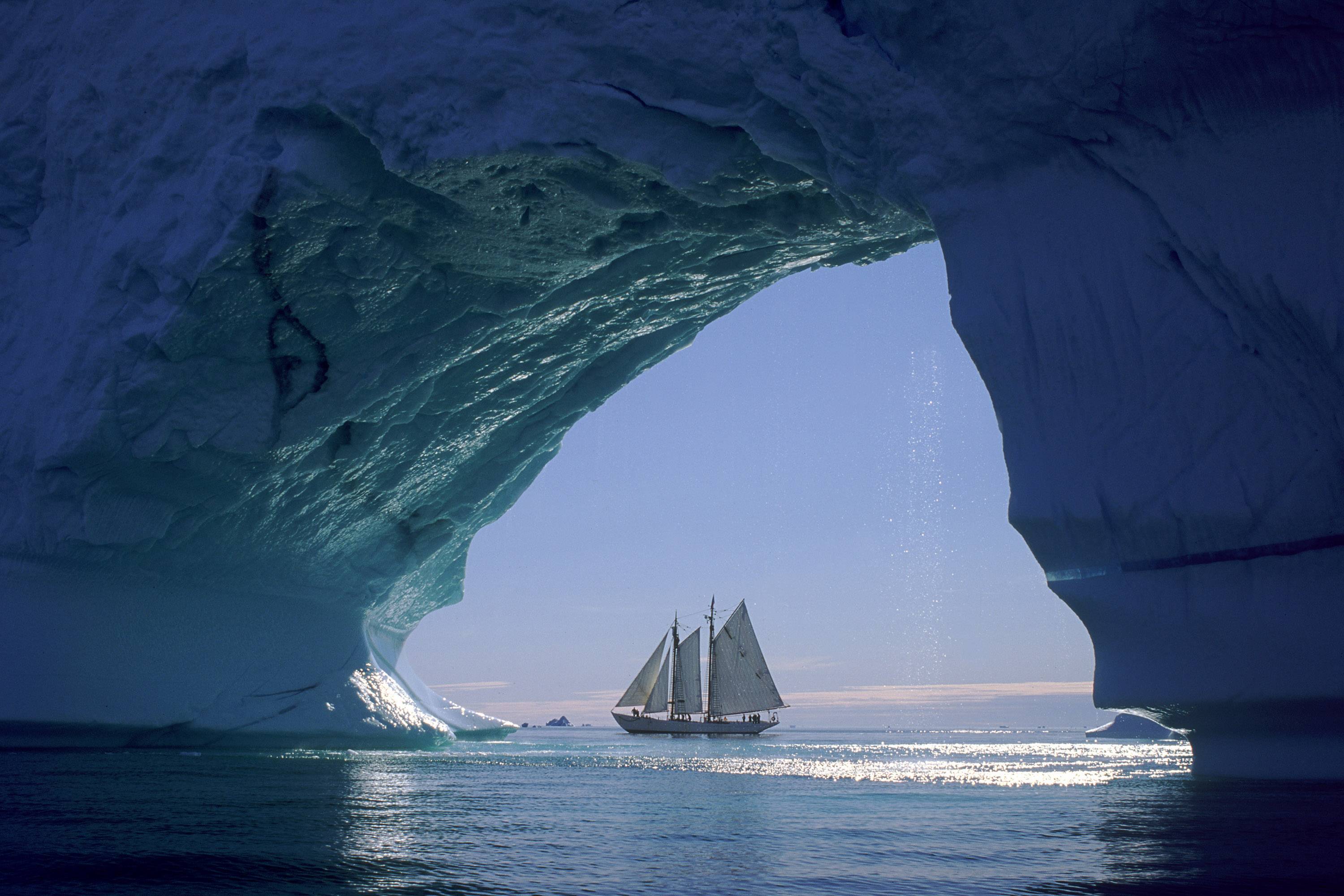 Huge Iceberg Wallpaper