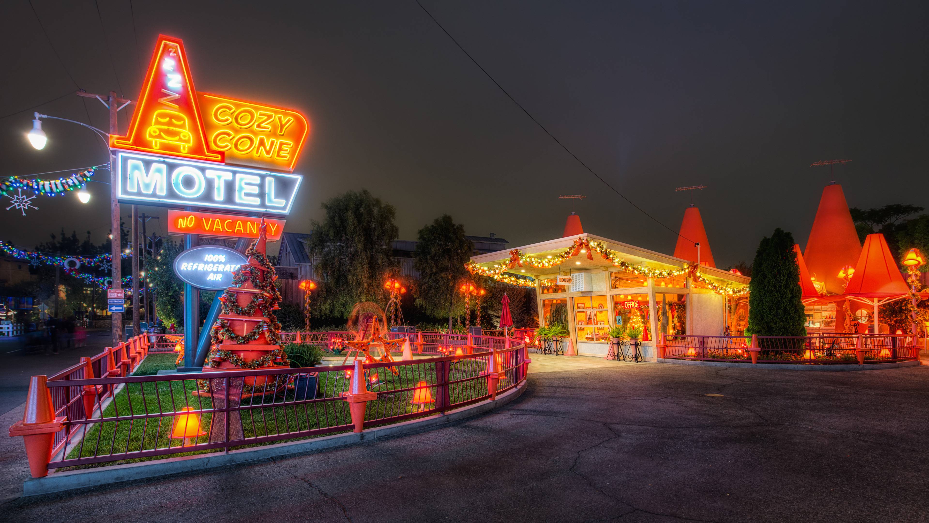 Cozy Cone Motel, Disneyland widescreen wallpaper. Wide