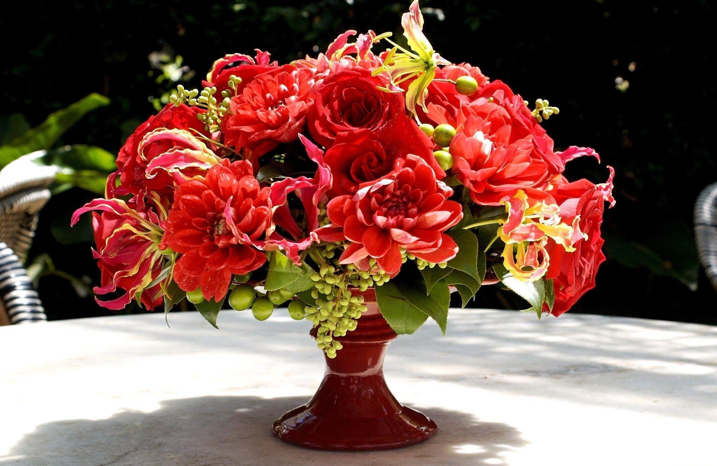 Red Rose Flower Bouquets HD Wallpaper. Widescreen Wallpaper