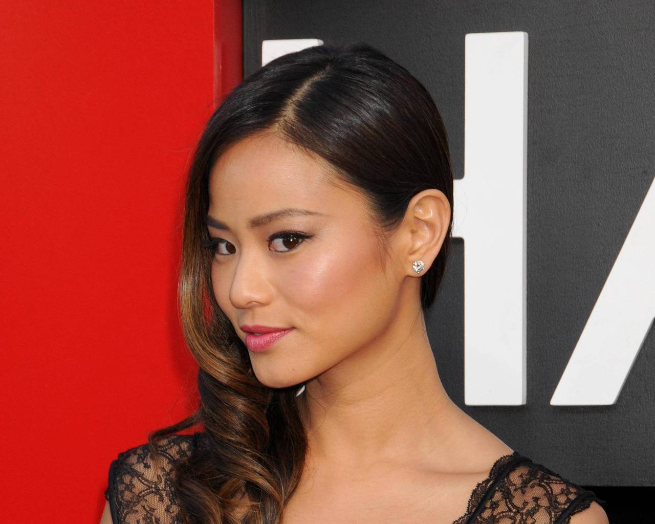 jamie chung wallpaper 2024 1369385499