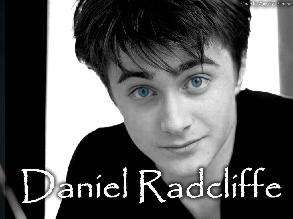 Male Celeb Wallpaper: Daniel Radcliffe Wallpaper