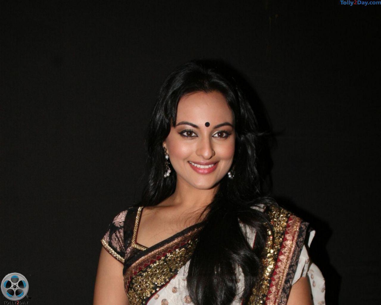 Sonakshi Sinha Bollywood Actress HD Wallpaper
