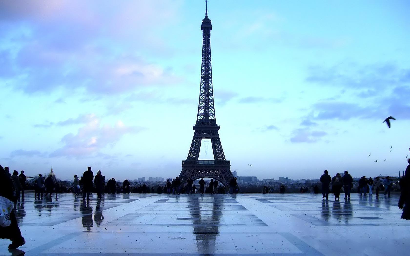 Download Eiffel Tower Wallpaper. Full HD Wallpaper