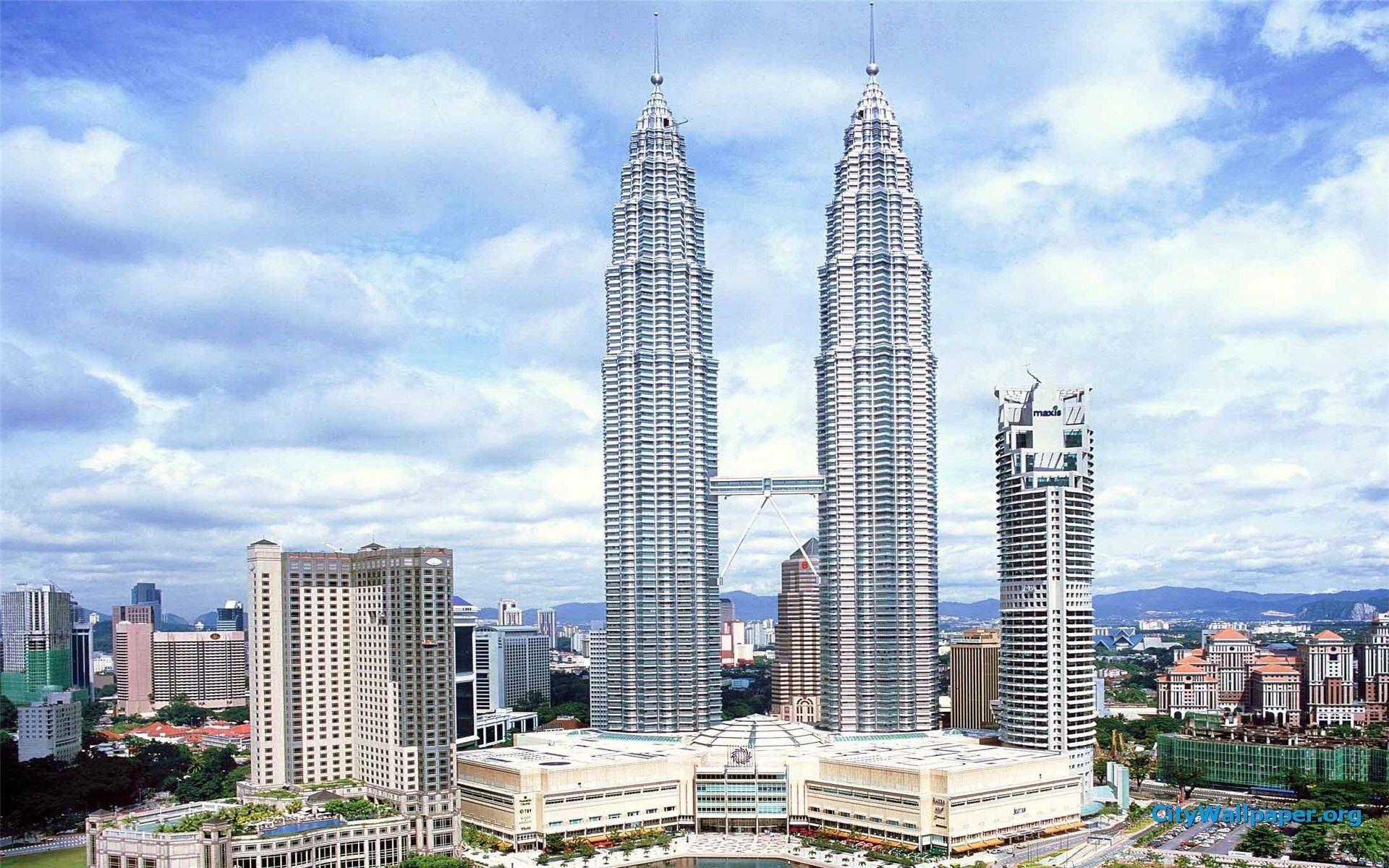 Petronas Towers in Kuala Lumpur wallpaper