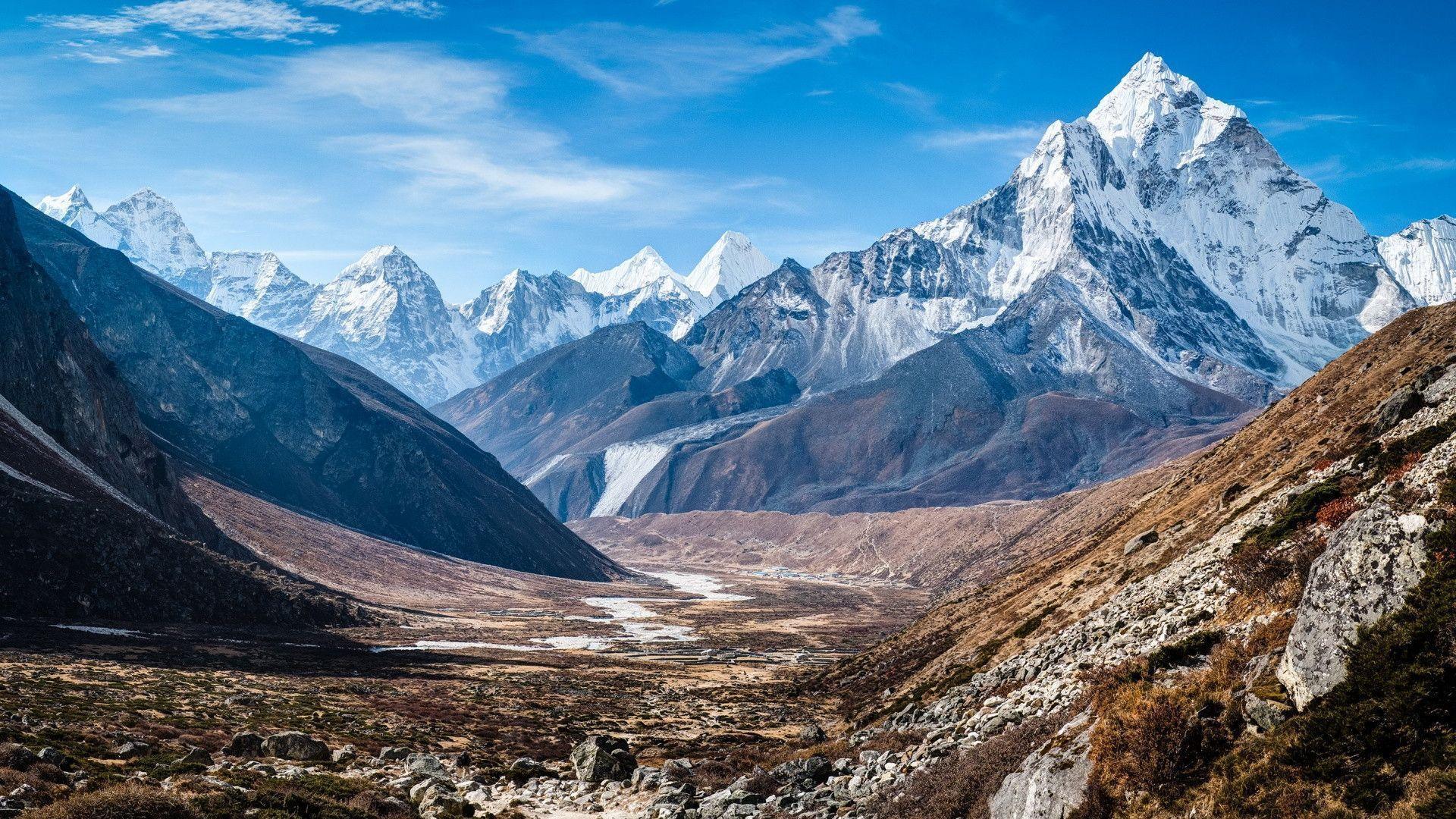 HD Mighty Valley In The Himalayas Wallpaper