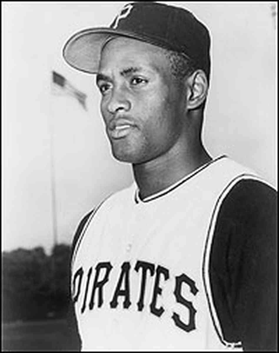 Roberto Clemente Batting Stance Image & Picture