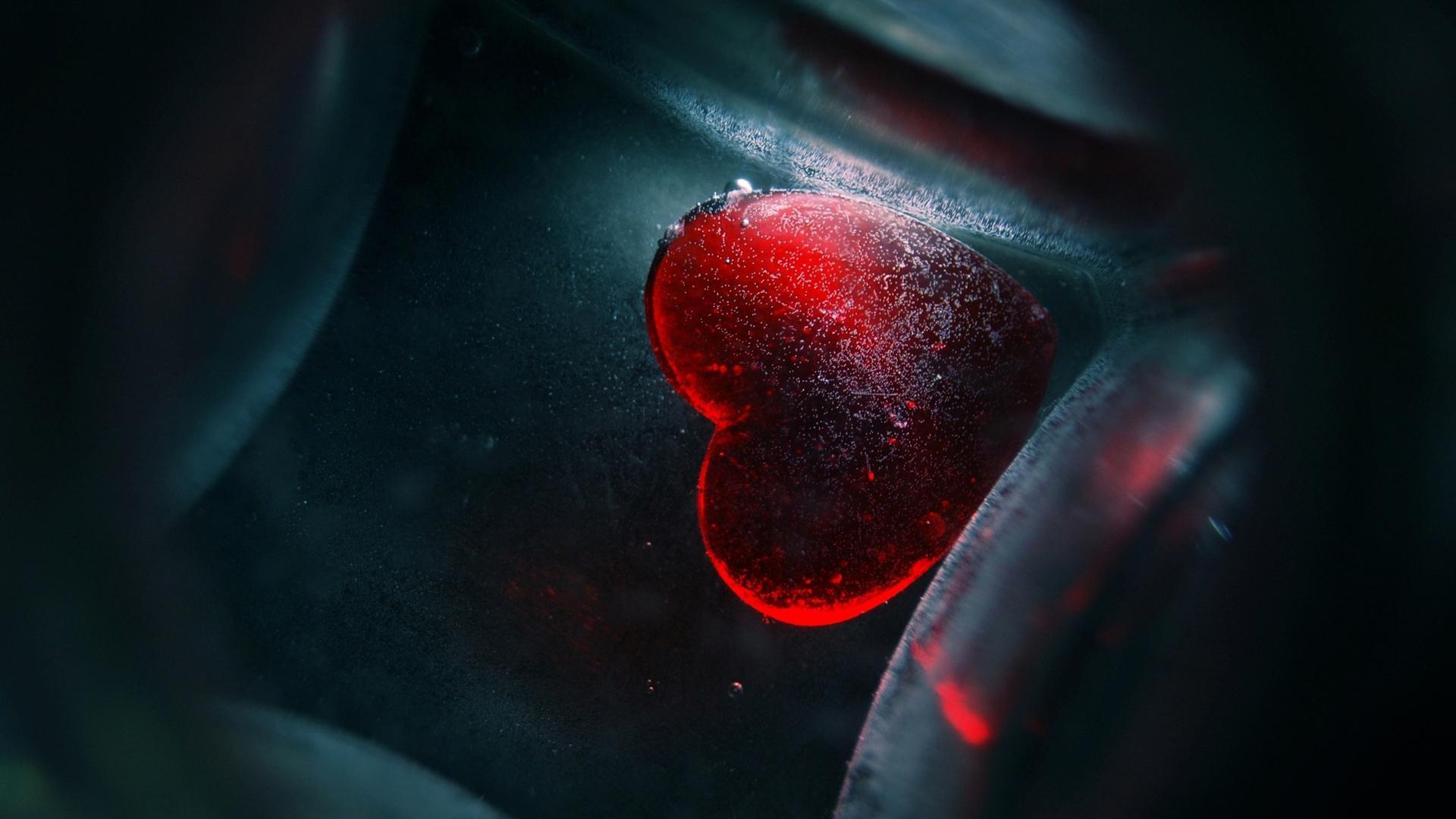 Broken Heart Love Desktop Background Wallpaper HD Resolution