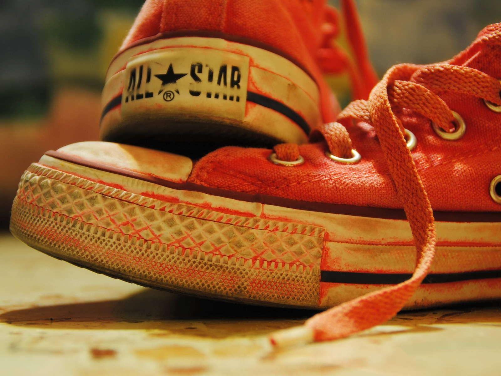 Red Converse All Star wallpapers