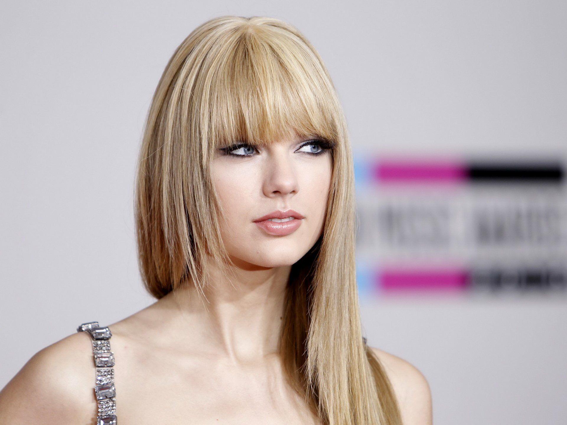 Taylor Swift Ponytail Exclusive HD Wallpaper