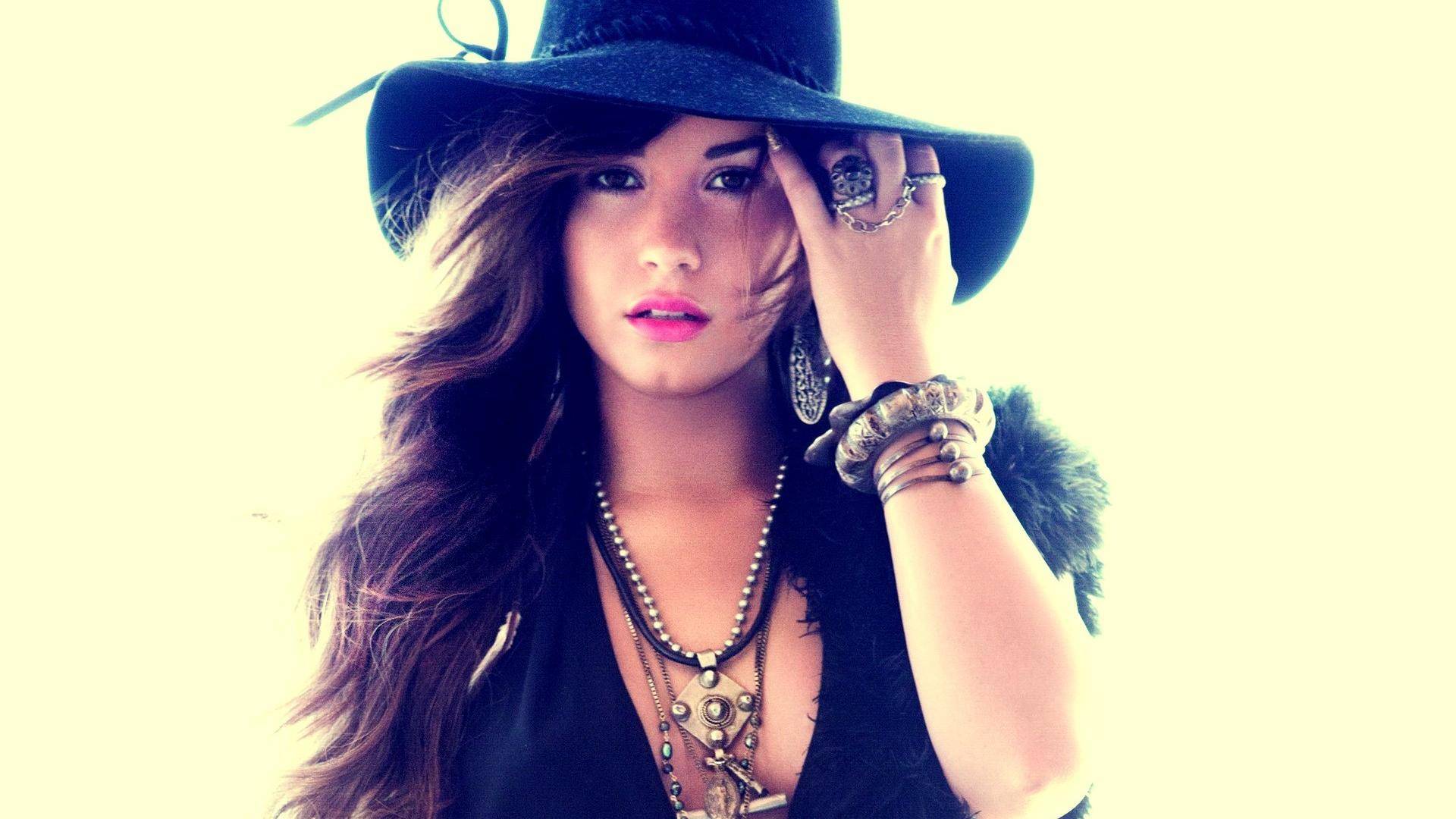 Demi Lovato -S- Lovato Wallpaper