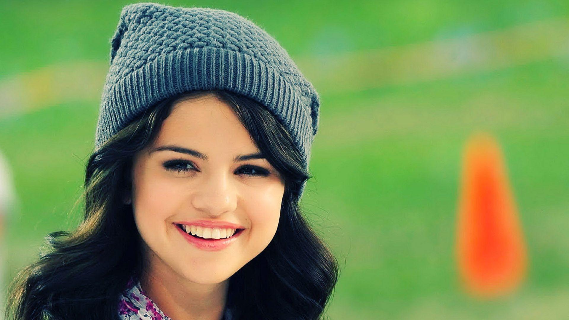 Selena Gomez HD Wallpaper 02. hdwallpaper