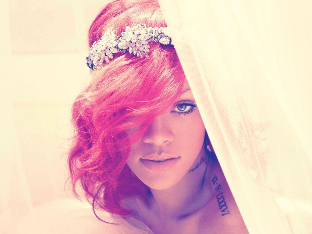 Lovely Rihanna Wallpaper