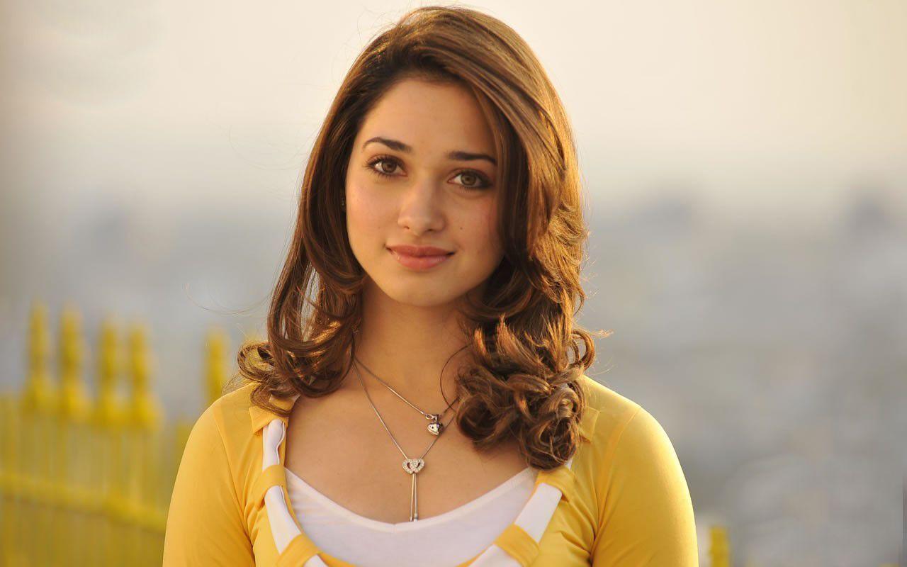 Actress Tamanna Bhatia Wallpaper For Laptop Wallpaper