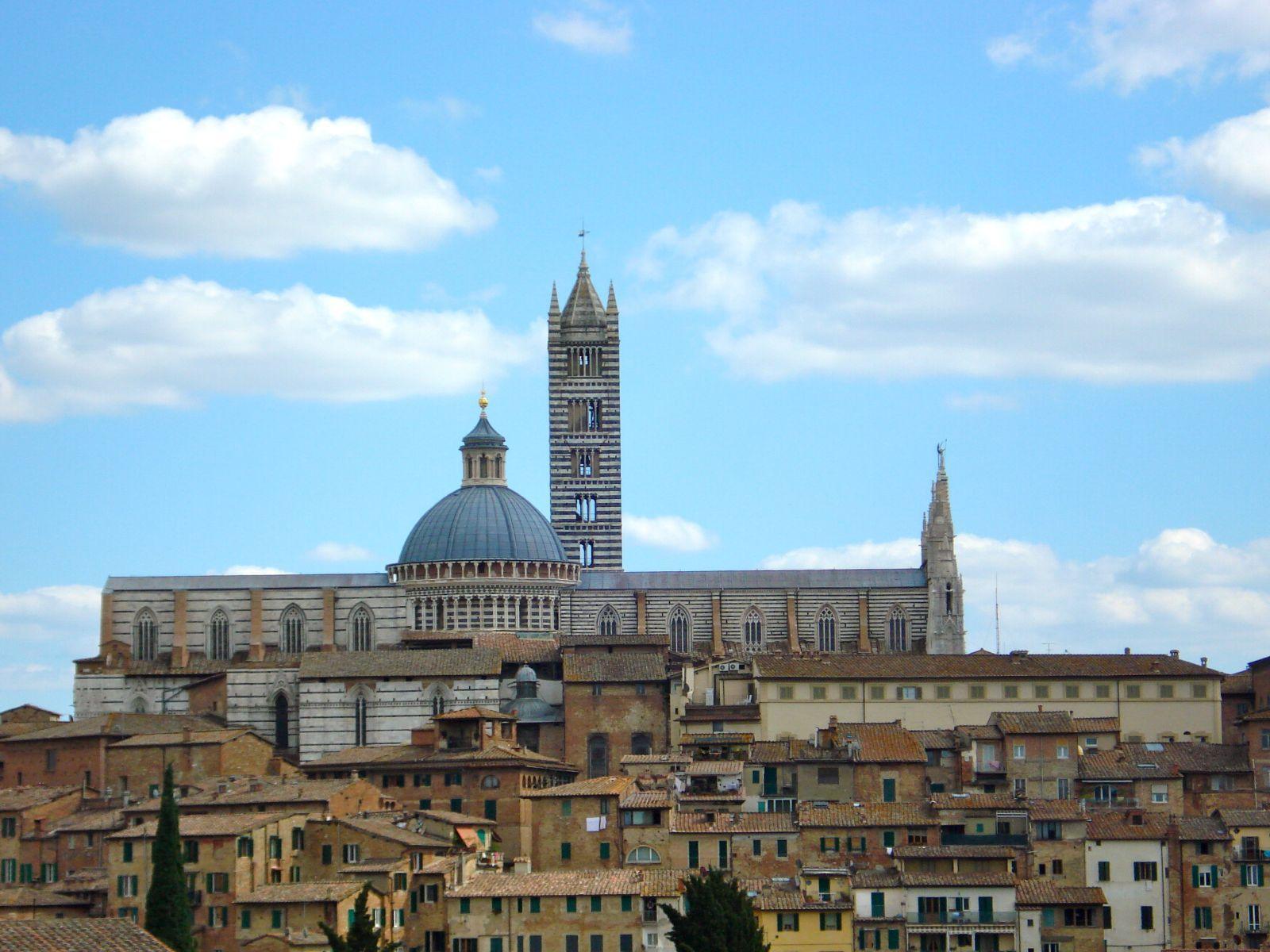 View of the cathedral in Siena, Italy wallpaper and image