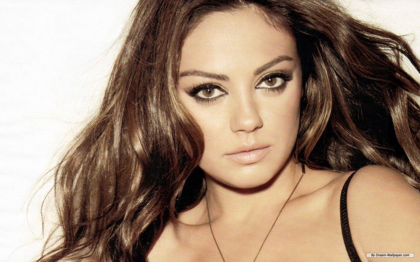 Free Wallpaper Star wallpaper Kunis wallpaper