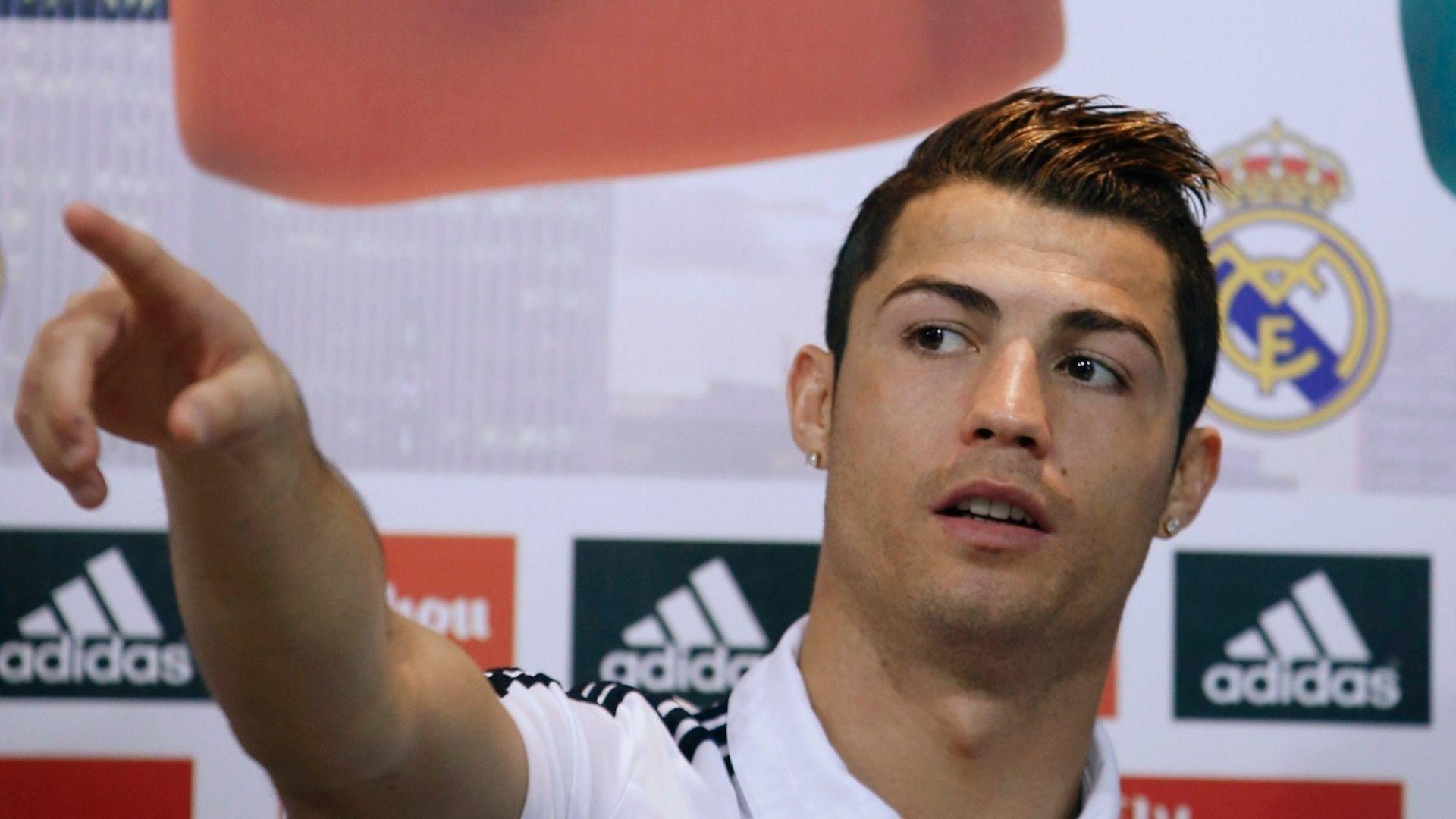 Cristiano Ronaldo New Hairstyles 2014 Sporteology
