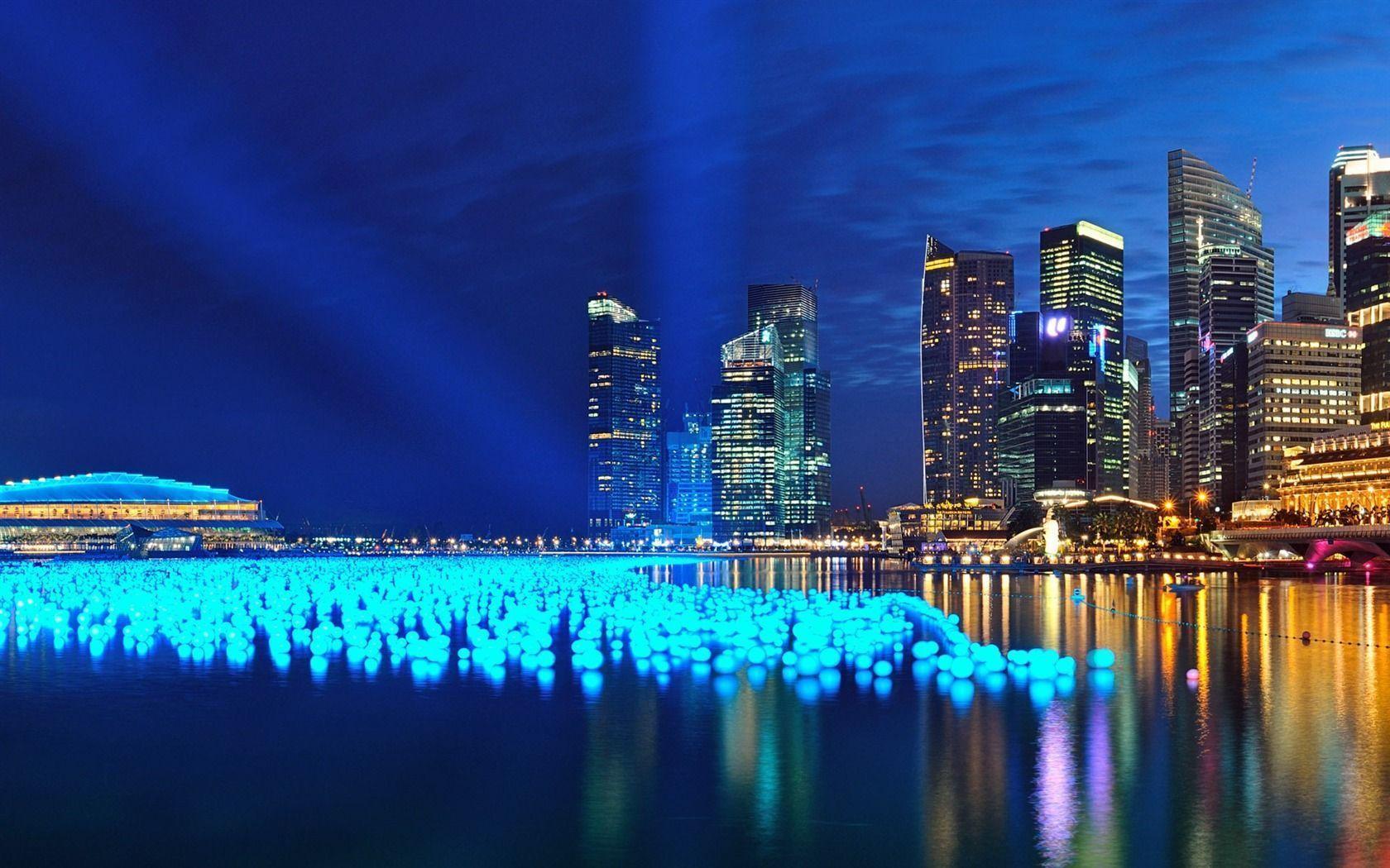 Windows 8 official cityscape panorama theme Wallpaper 15